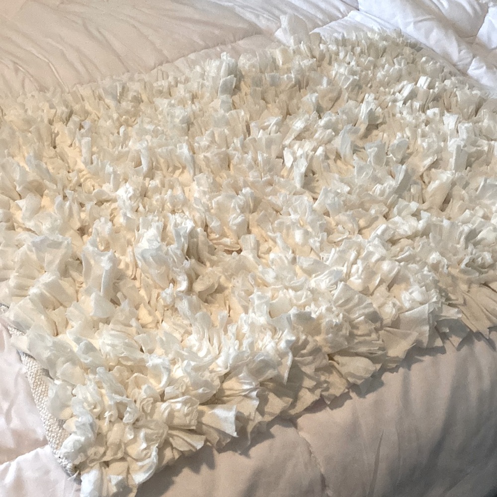 White Bath Mat NWOT